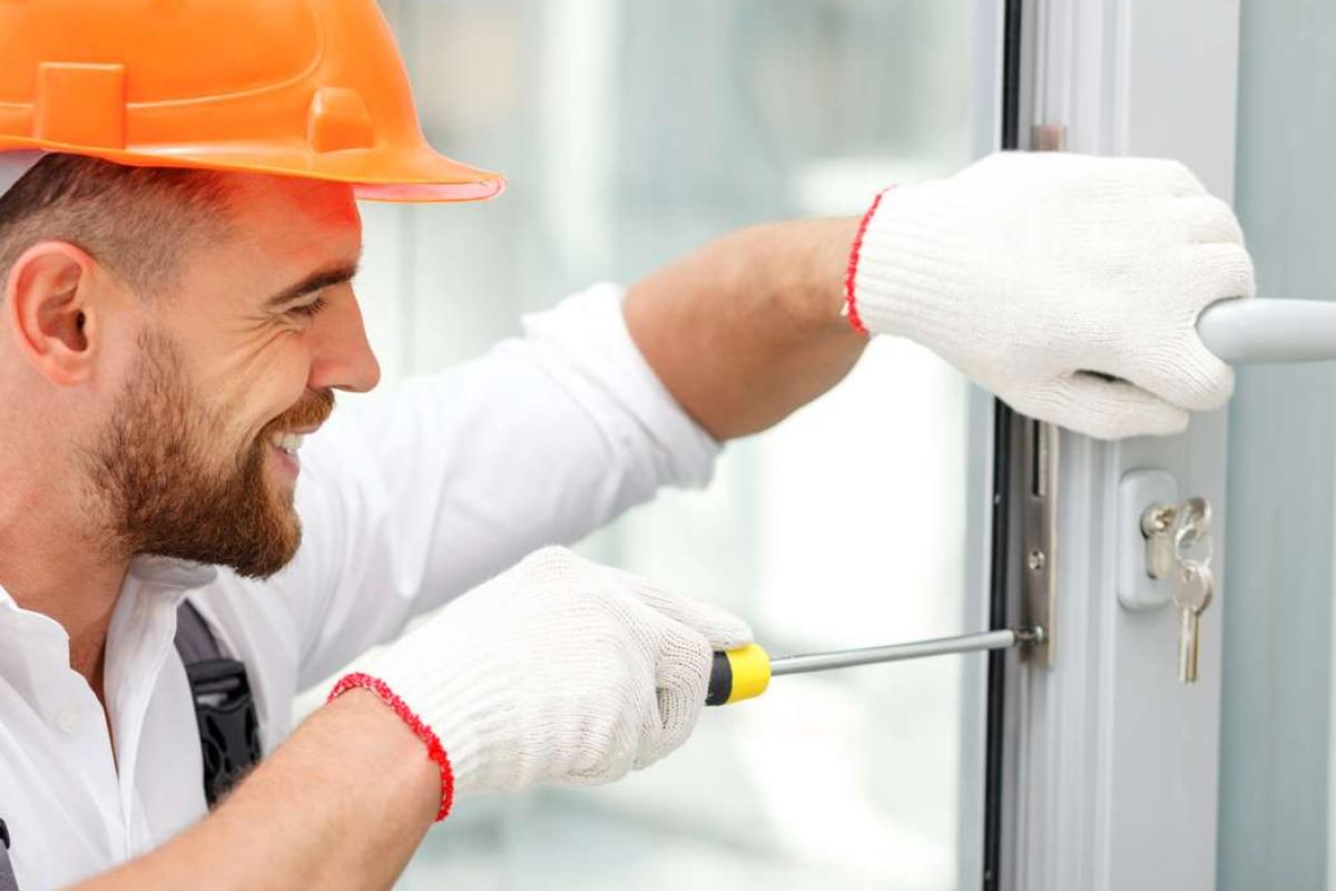 Commercial/Domestic Locksmith Services